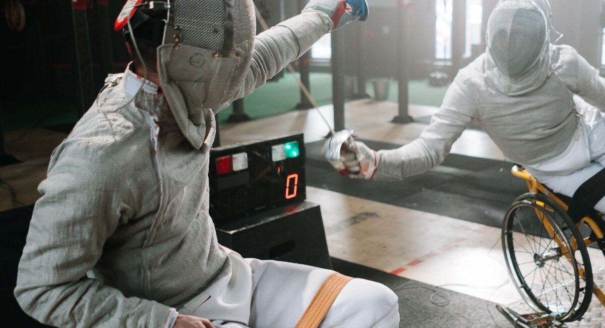 para szermierka na wózku sport paralimpijski